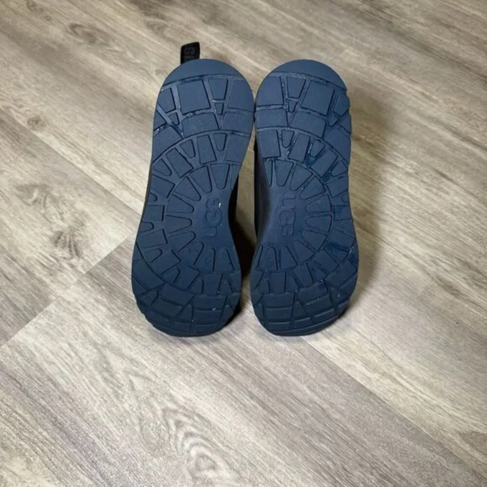 UGGS youth thinsulate winter boots size 5‎